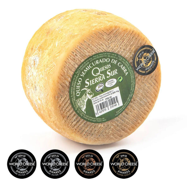 Medium semi-cured goat cheese