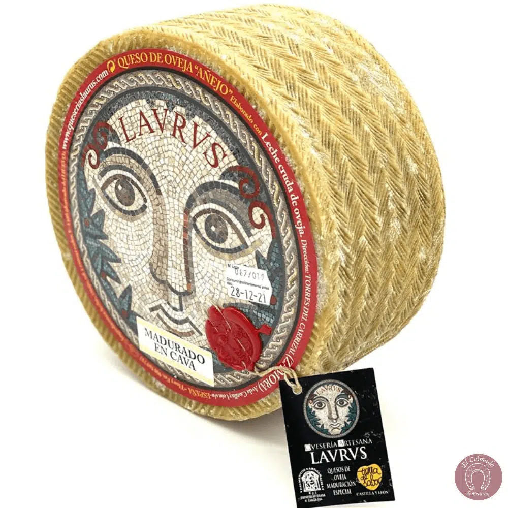 Queso Añejo Laurus - entero 3 Kg