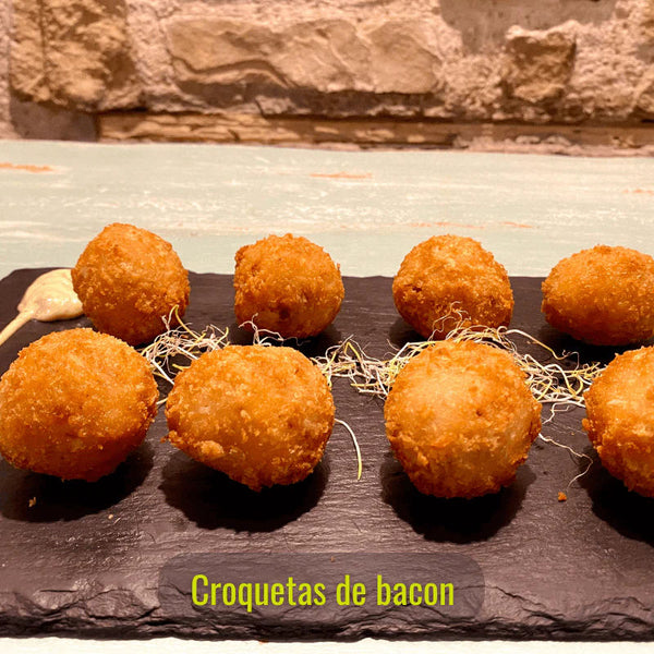 1 kg of Iberian bacon croquettes, approx. 30 units.