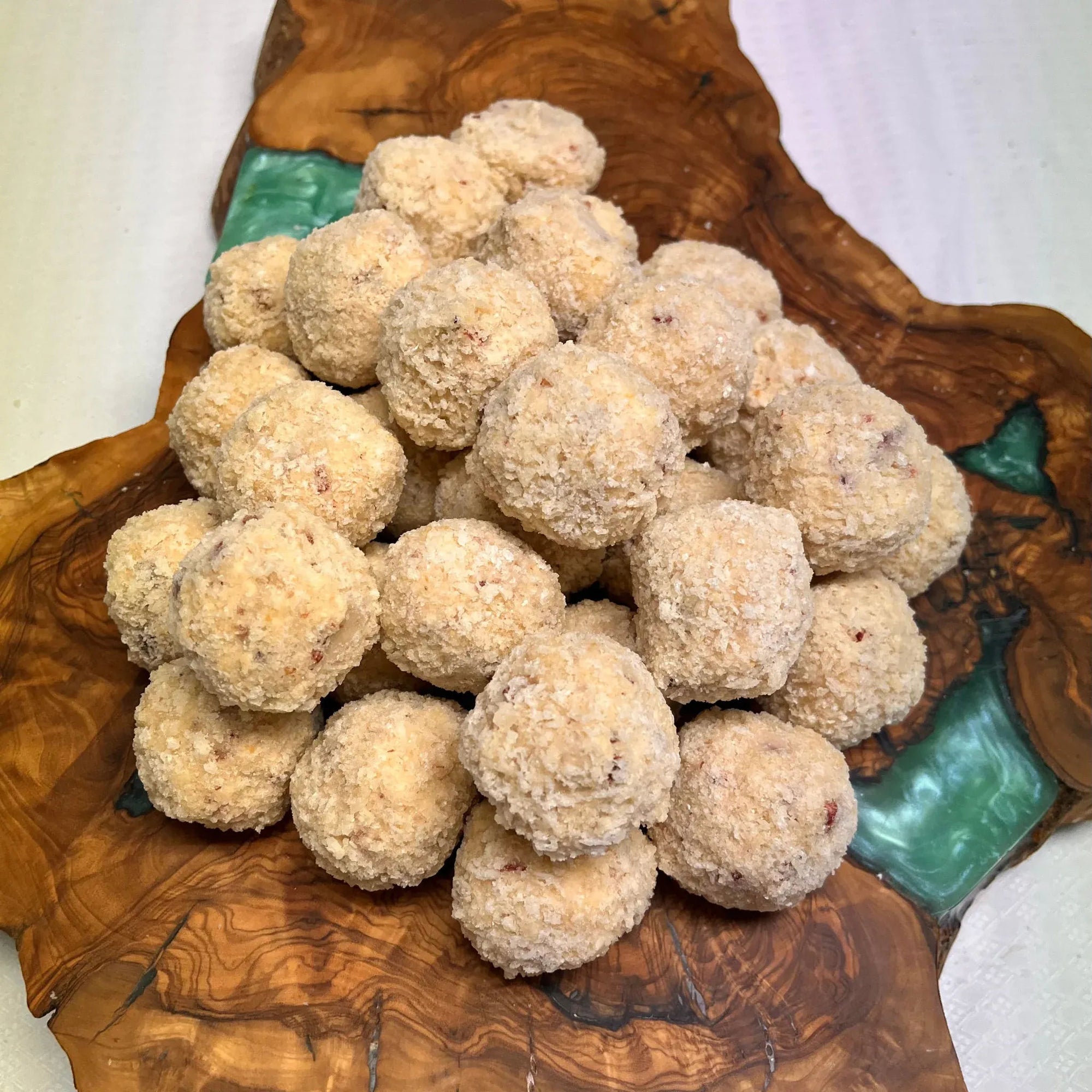1 kg of Iberian bacon croquettes, approx. 30 units.