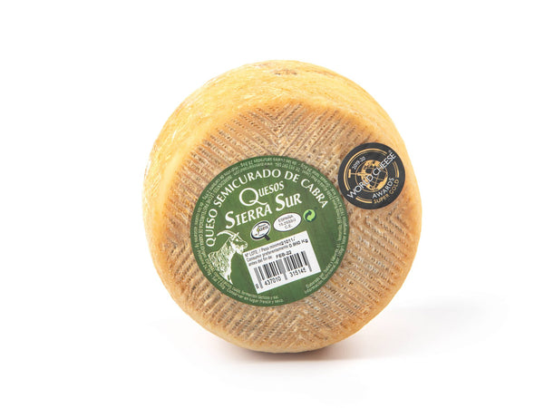 Medium semi-cured goat cheese