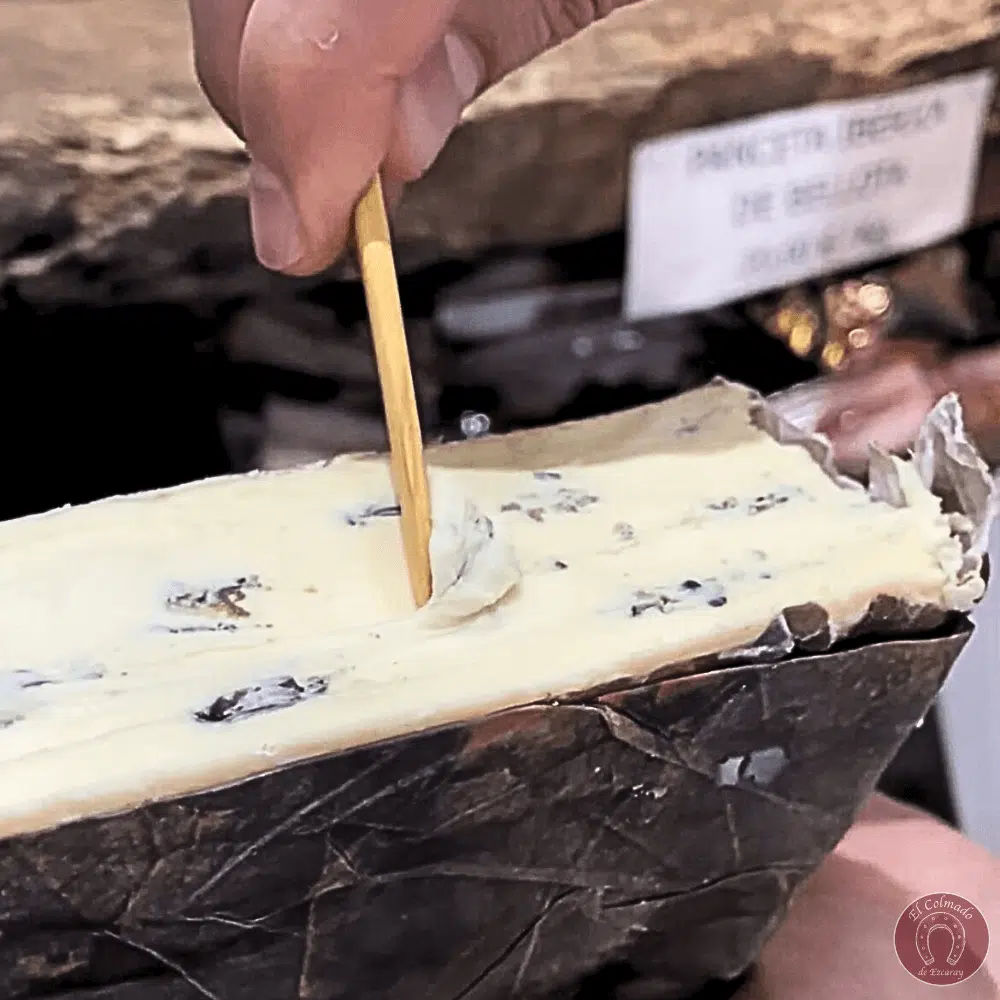 Soft blue cheese cake - 270g wedge