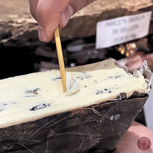 Soft blue cheese cake - 270g wedge